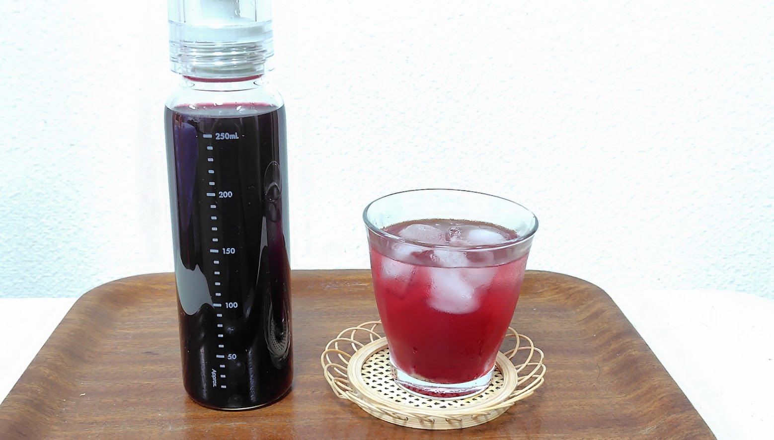 夏の疲れを癒やす、手作りの味。梅干しと赤しそジュース
